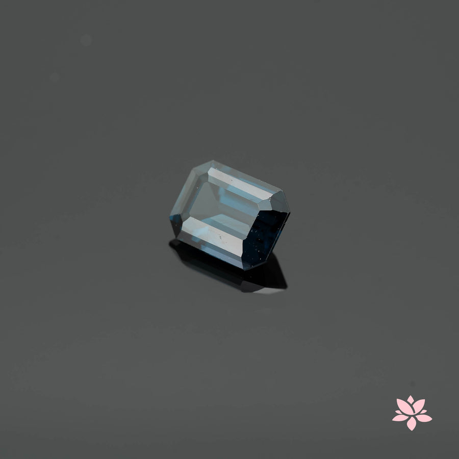 NATURAL SPINAL | 2.48 CT | BLUISH GREEN | OCTAGONAL