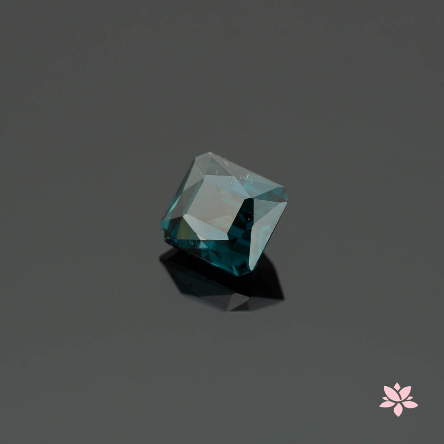 NATURAL SPINAL | 1.55 CT | BLUISH GREEN | OCTAGONAL